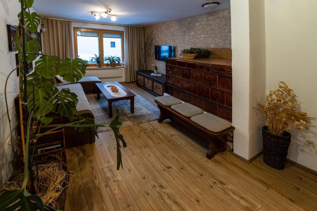 Apartma Lana มอยสตรานา ภายนอก รูปภาพ
